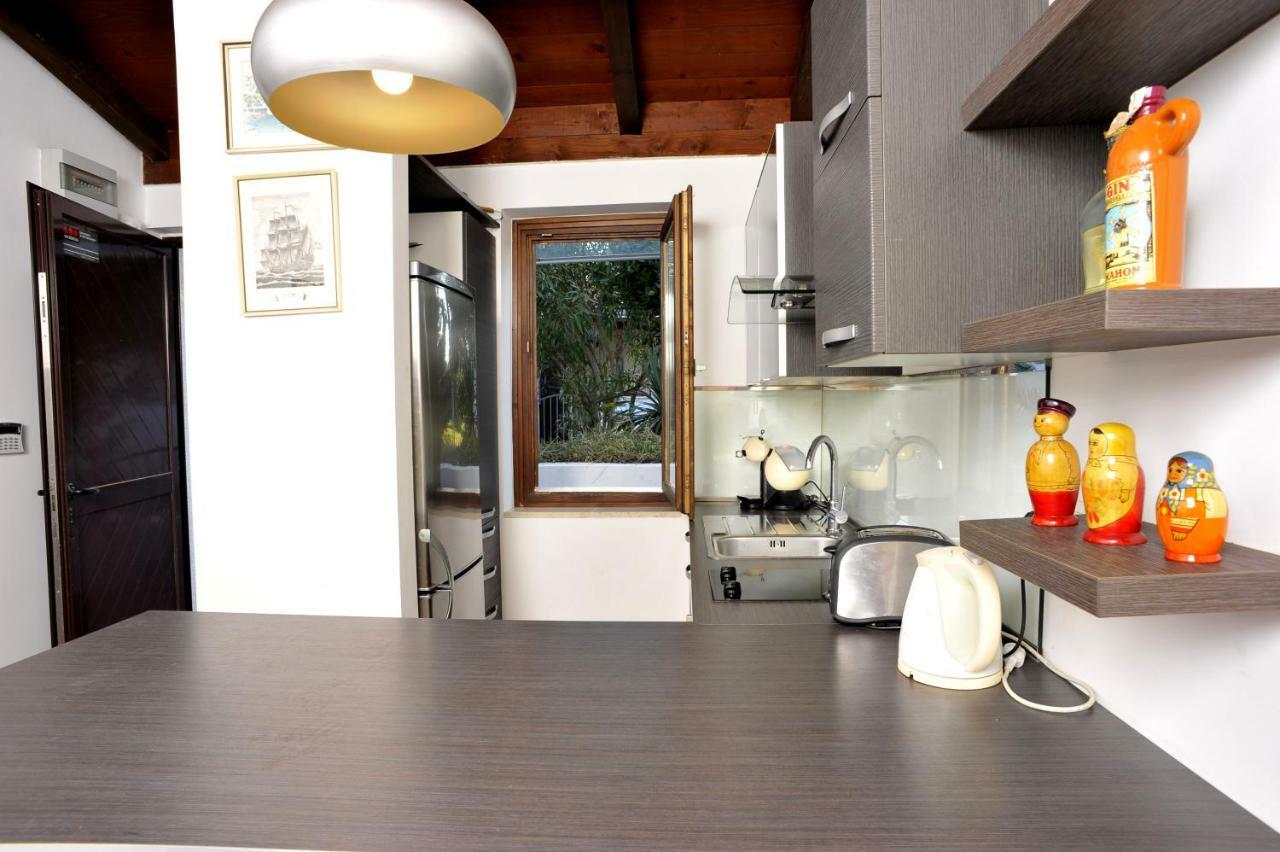 Holiday House Lena โปเรช ภายนอก รูปภาพ