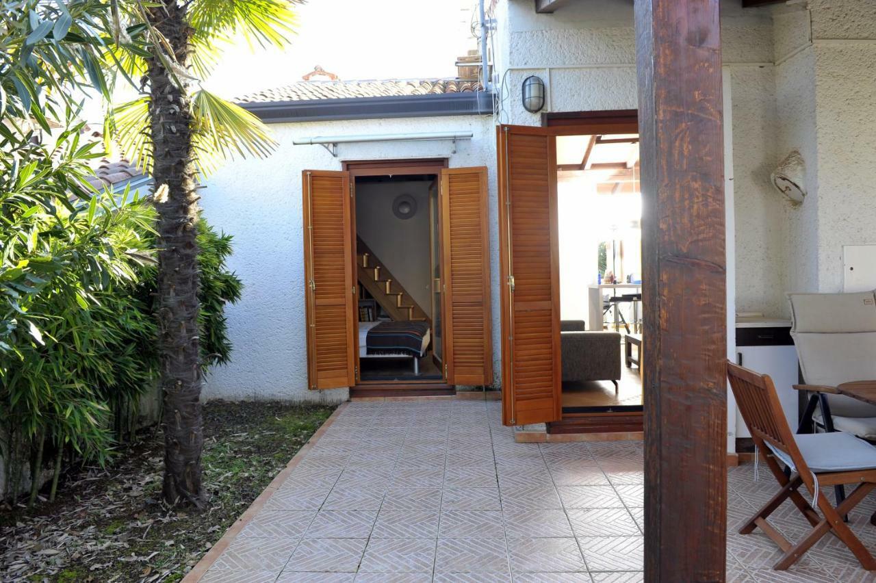 Holiday House Lena โปเรช ภายนอก รูปภาพ
