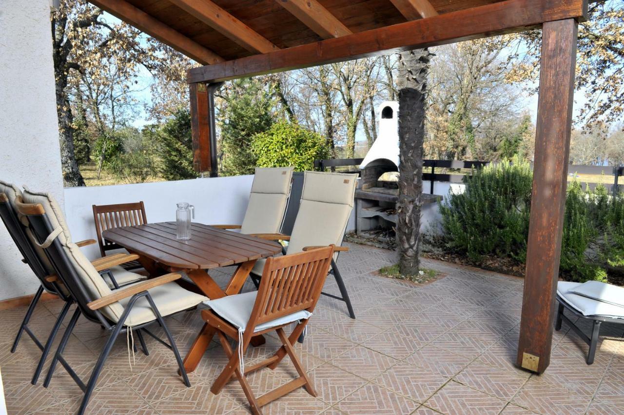 Holiday House Lena โปเรช ภายนอก รูปภาพ